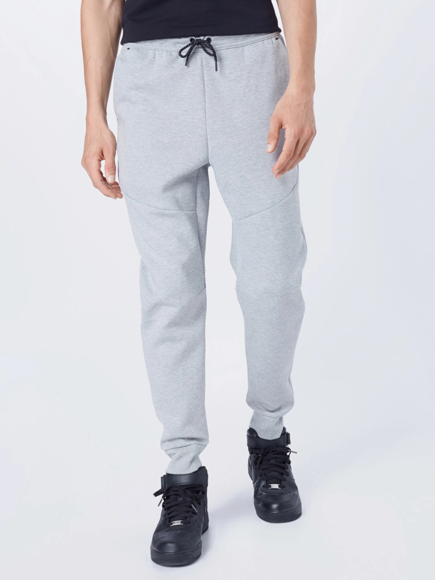 Nike Sportswear Broeken Tapered Broek Heren Lichtgrijs 4 Nike Sportswear Broeken Tapered Broek Heren Lichtgrijs - Afbeelding 2